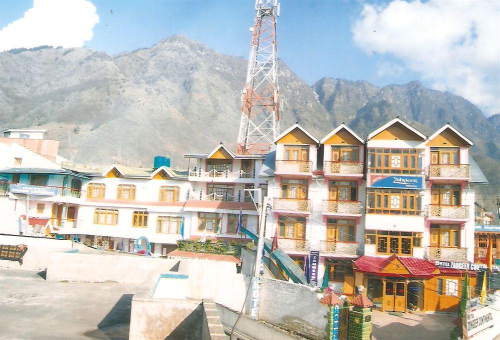 Hotel Zahgeer Continental - Srinagar Buitenkant foto
